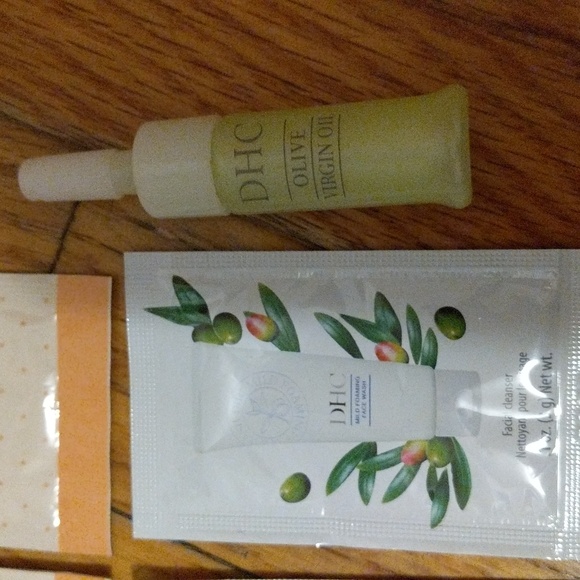 DHC skin care samples - Picture 9 of 10